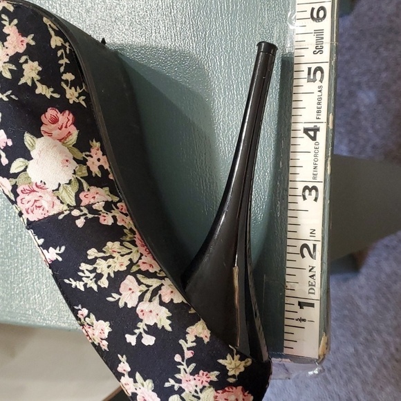 5" FLOWER STELLETO HEALS.  Pink floral print on black fabric. Charlotte Ross. 5. - Picture 5 of 12